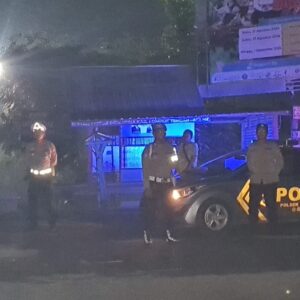 Kamtibmas Terjaga: Patroli Blue Light Polsek Kediri Dapat Respons Positif Masyarakat