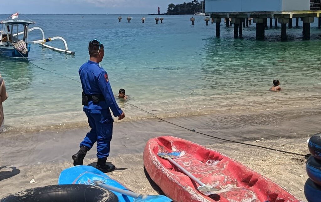 Patroli Rutin Satpolairud: Menjaga Keselamatan di Pantai Senggigi