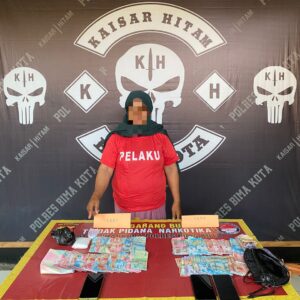 Good Job! Tim Kaisar Hitam Polres Bima Kota Sergap IRT Jual Narkoba, Sabu 96 Gram Lebih dan Uang Rp 42 Juta Diamankan
