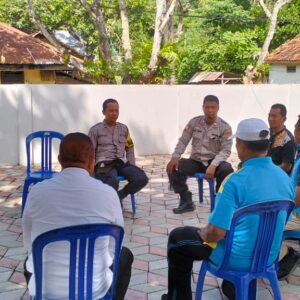 Polsek Asakota Gelar Giat Jumat Curhat di Kantor Lurah Jatibaru Timur