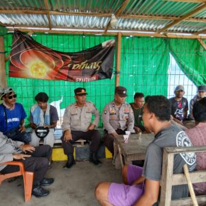 Sat Binmas Polres Bima Kota Laksanakan Jum’at Curhat di Kawasan Pelabuhan Laut Bima