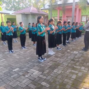 Edukasi Asyik! Polisi Cilik SDN 1 Jembatan Kembar Antusias Belajar Lalu Lintas