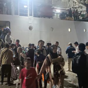 Pos Terpadu Idul Fitri 2025 Pelabuhan Bima Laksanakan Pengamanan Arus Mudik Menggunakan KM. Wilis