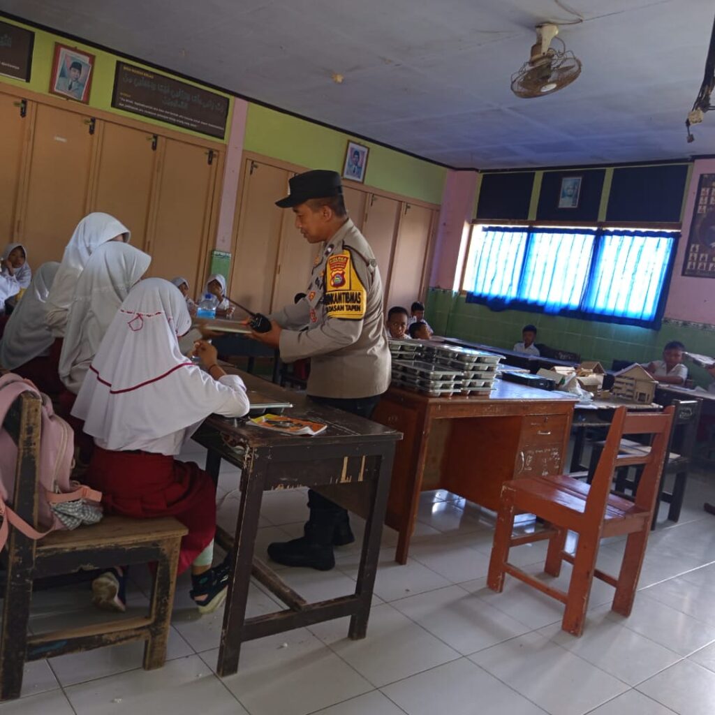 Polsek Gerung Kawal Ketat Program Makan Bergizi Gratis, Pastikan Berjalan Lancar dan Tepat Sasaran