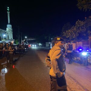 Sat Samapta Polres Bima Kota Gelar Patroli Blue Light, Berikan Himbauan Kamtibmas kepada Warga