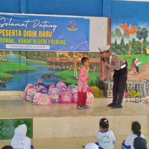 Polsanak di TK Negeri 1 Gerung: Membangun Generasi Tertib Lalu Lintas di Lombok Barat